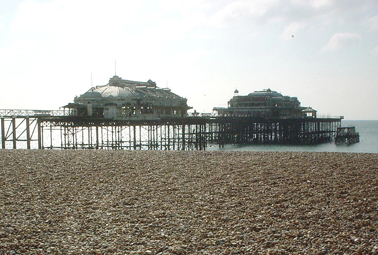 Brighton back in 2001: sixteen photos taken around the south coast city