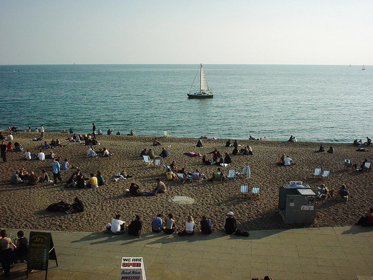Brighton back in 2001: sixteen photos taken around the south coast city