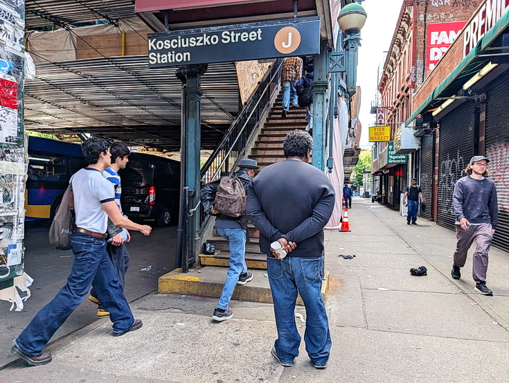 A photographic stroll under Broadway through Brooklyn, New York