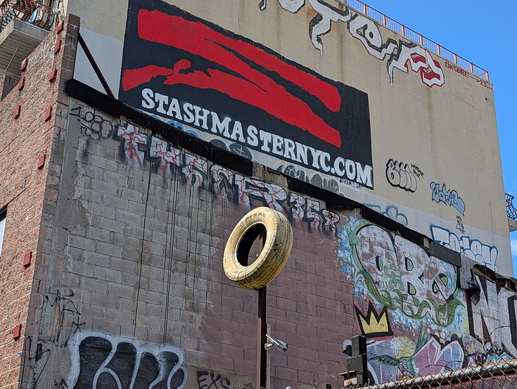 A photographic stroll under Broadway through Brooklyn, New York