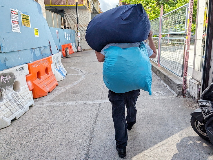 A photographic stroll under Broadway through Brooklyn, New York