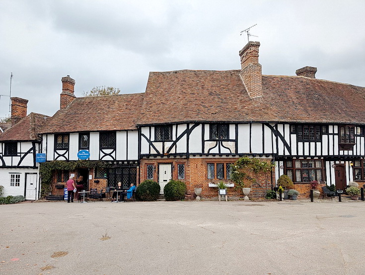 Like stepping back into history: 40 photos of the stunning village of Chilham on the Kent Downs