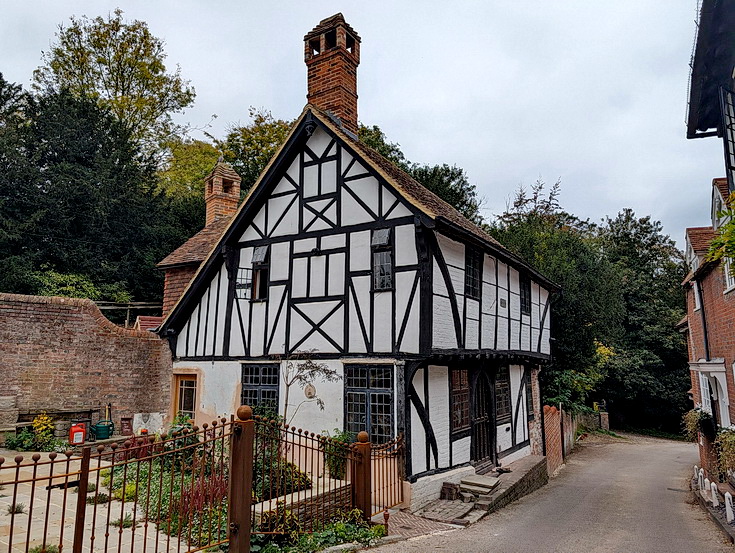 Like stepping back into history: 40 photos of the stunning village of Chilham on the Kent Downs