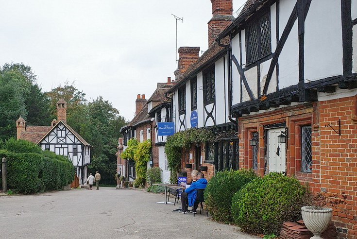 Like stepping back into history: 40 photos of the stunning village of Chilham on the Kent Downs