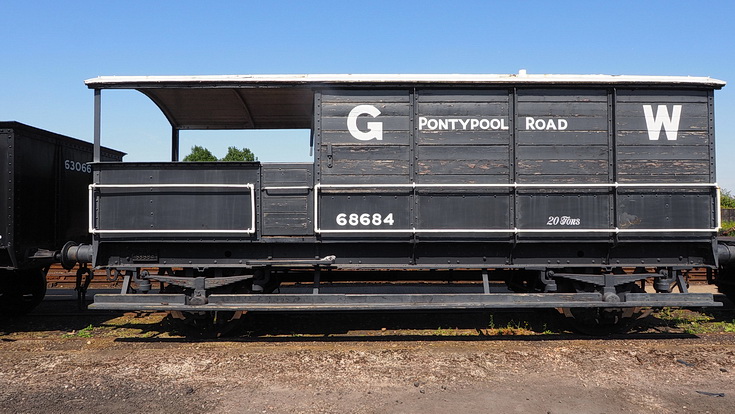 Steam engines, vintage carriages and history at the Didcot Railway Centre