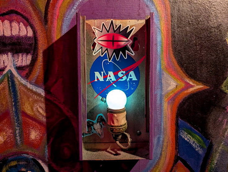 Life in a New York dive bar - 18 photos of the Double Down Saloon in the East Village