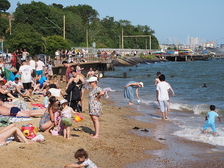 Photo Gallery: a walk from Leigh-on-Sea to Southend and along the world's longest pleasure pier