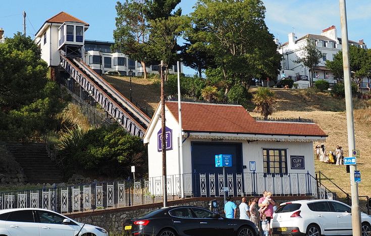 Photo Gallery: a walk from Leigh-on-Sea to Southend and along the world's longest pleasure pier