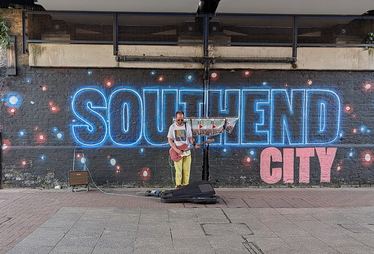 Photo Gallery: a walk from Leigh-on-Sea to Southend and along the world's longest pleasure pier