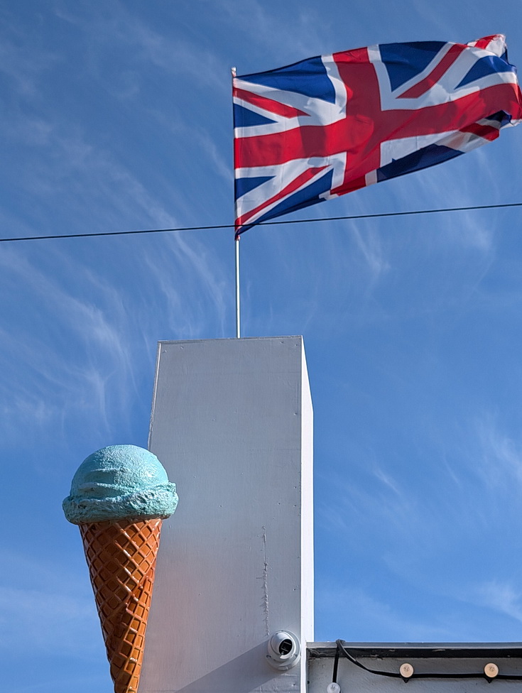 Photo Gallery: a walk from Leigh-on-Sea to Southend and along the world's longest pleasure pier