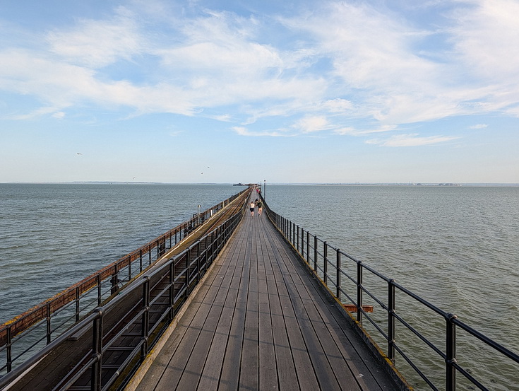 Photo Gallery: a walk from Leigh-on-Sea to Southend and along the world's longest pleasure pier