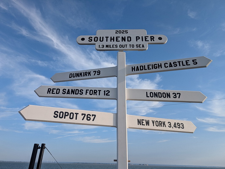 Photo Gallery: a walk from Leigh-on-Sea to Southend and along the world's longest pleasure pier