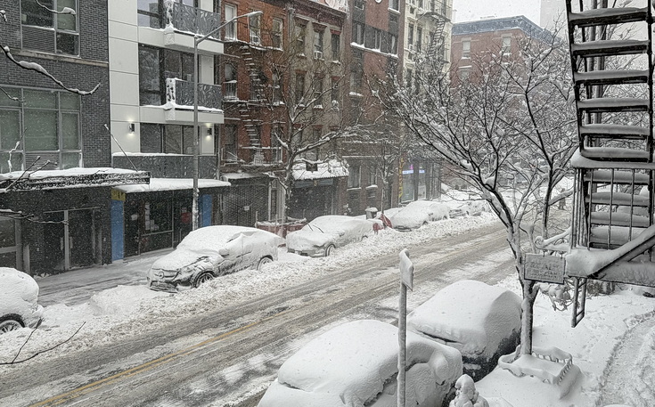Manhattan snowstorn - view the snowy sreets of New York in our photogallery