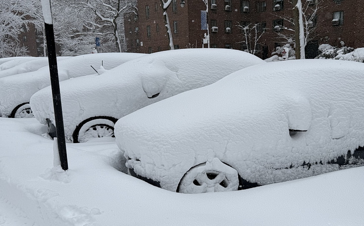 Manhattan snowstorn - view the snowy sreets of New York in our photogallery