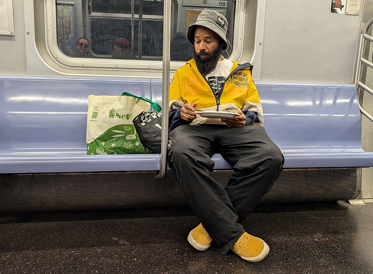 New York subway photos: rails, architecture, people and night views