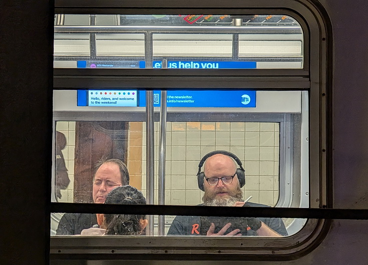 New York subway photos: rails, architecture, people and night views