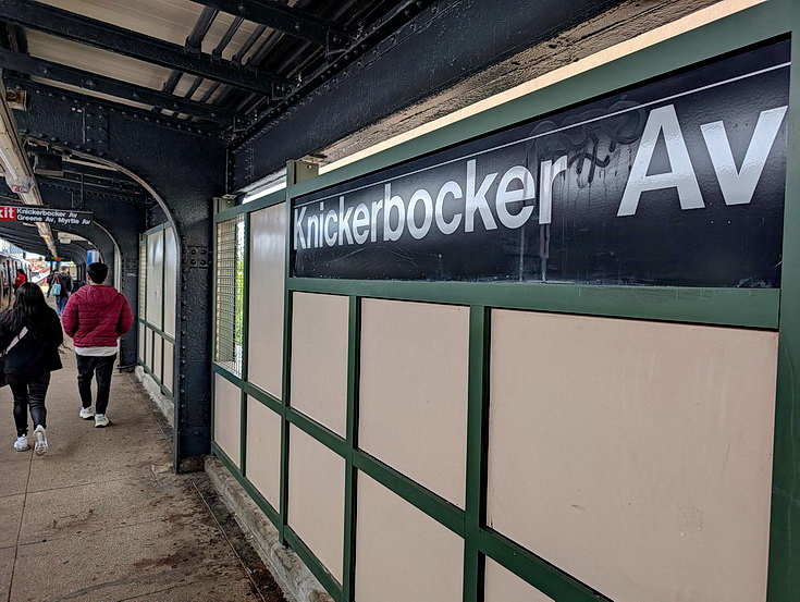 New York subway photos: rails, architecture, people and night views