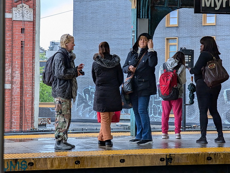 New York subway photos: rails, architecture, people and night views