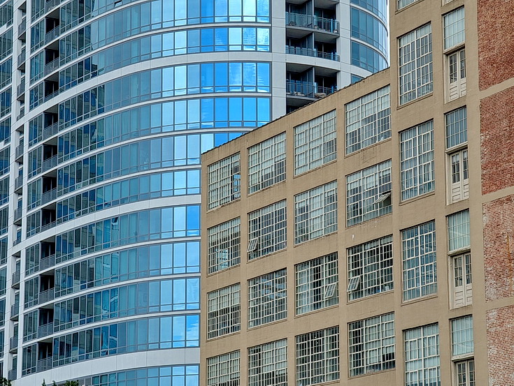 Skyscrapers, railroad stations and street scenes - a walk around Philadelphia in 32 photos