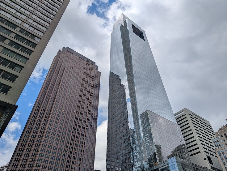 Skyscrapers, railroad stations and street scenes - a walk around Philadelphia in 32 photos