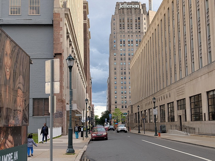 Skyscrapers, railroad stations and street scenes - a walk around Philadelphia in 32 photos