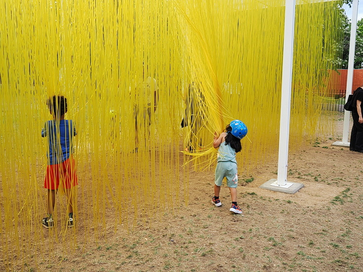 The Serpentine: a crinkle-crankle wall and a swaying interactive yellow sculpture