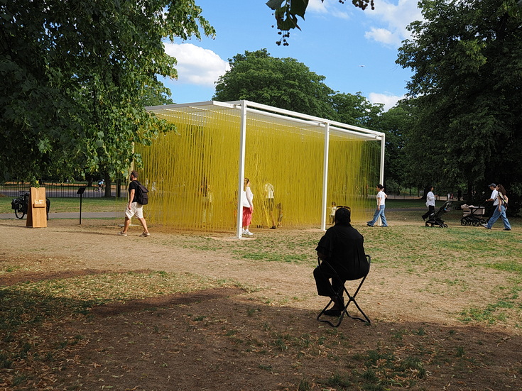 The Serpentine: a crinkle-crankle wall and a swaying interactive yellow sculpture