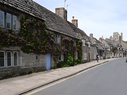 Corfe Castle village photos, streets views, castle and railway station, Isle of Purbeck walk, Dorset, May 2009 - photos, feature and comment